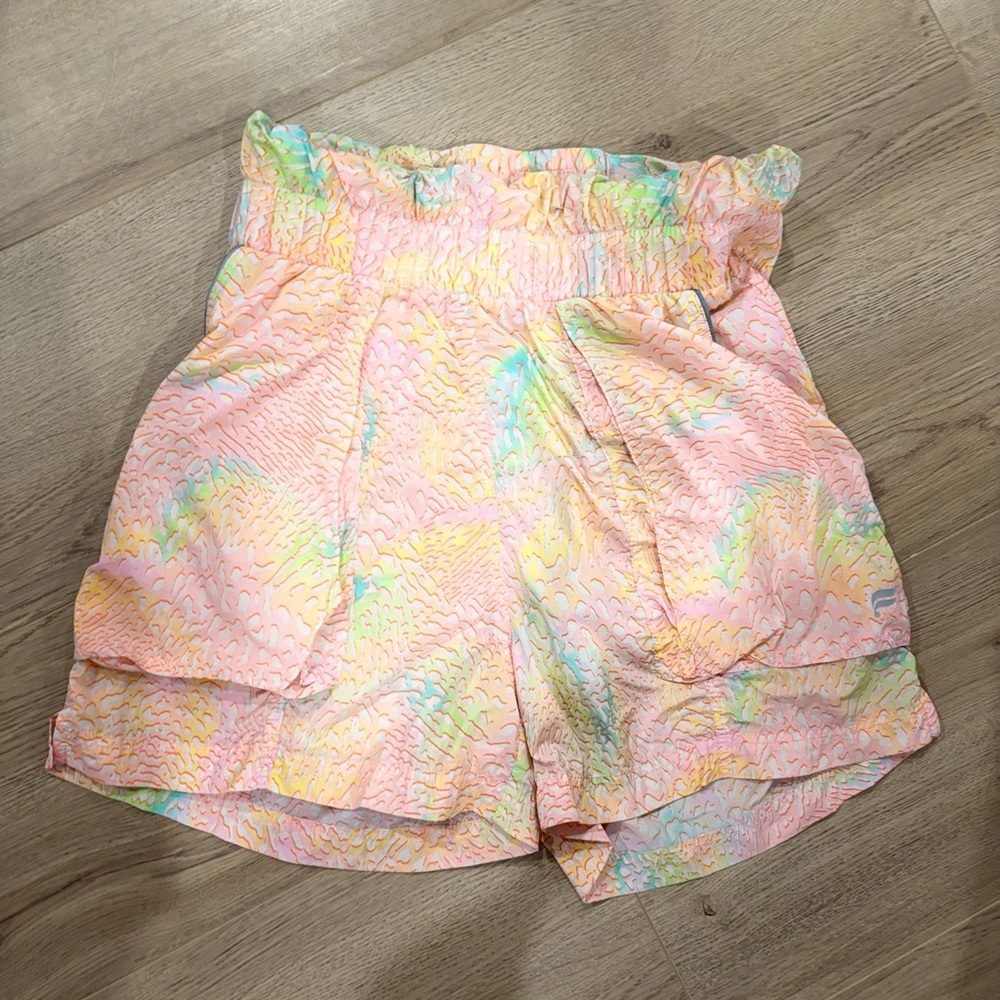 Fabletics Women's Ultra High-Waisted Piped Nylon Workout Shorts Pink Size S - Picture 3 of 9